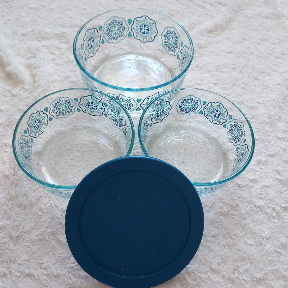 Pyrex Simply Store Decorated Glass Storage Containers Medallion 4 pcs MCM Retro